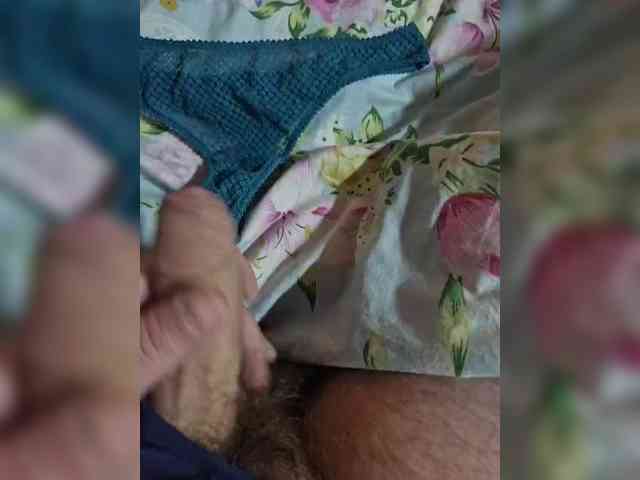 badmouse198 Live Webcam on BongaCams