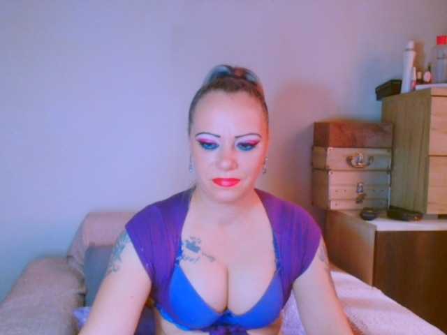 alicesensuel's BongaCams show and profile