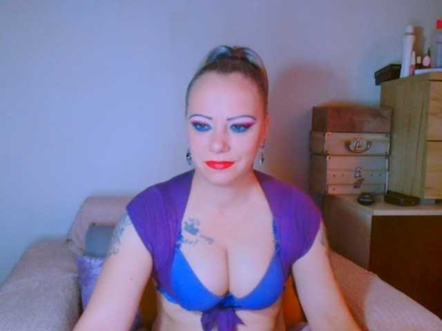 alicesensuel's BongaCams show and profile