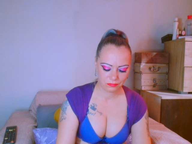 alicesensuel's BongaCams show and profile