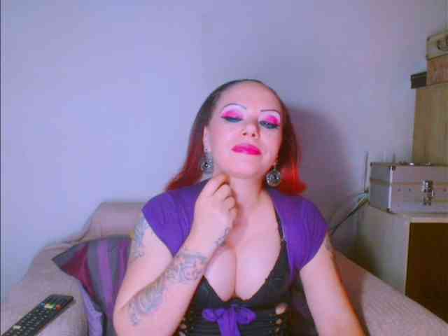 alicesensuel Live Webcam on BongaCams