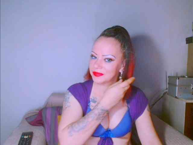alicesensuel Live Webcam on BongaCams
