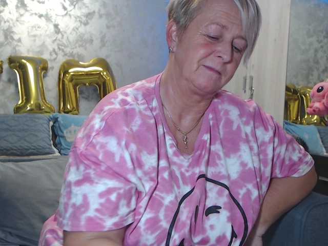 LovePinkLilli's BongaCams show and profile