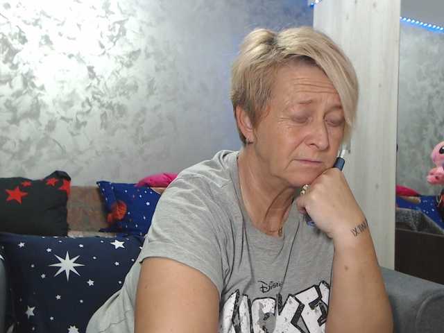 LovePinkLilli's BongaCams show and profile