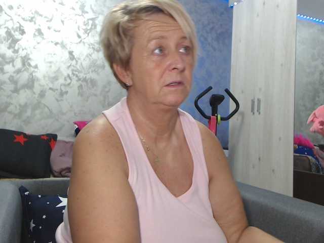 LovePinkLilli's BongaCams show and profile