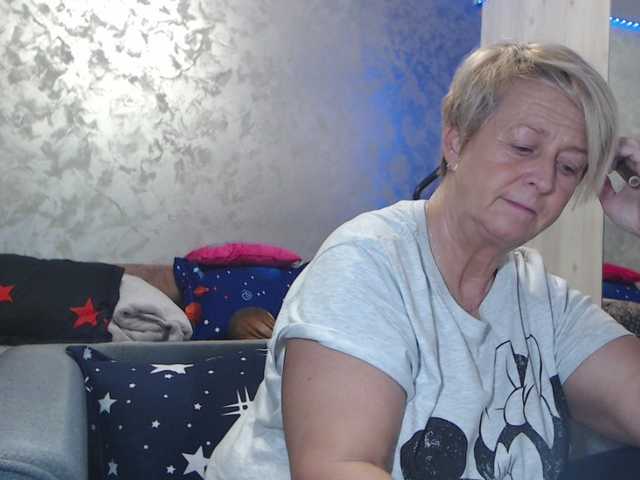 LovePinkLilli's BongaCams show and profile