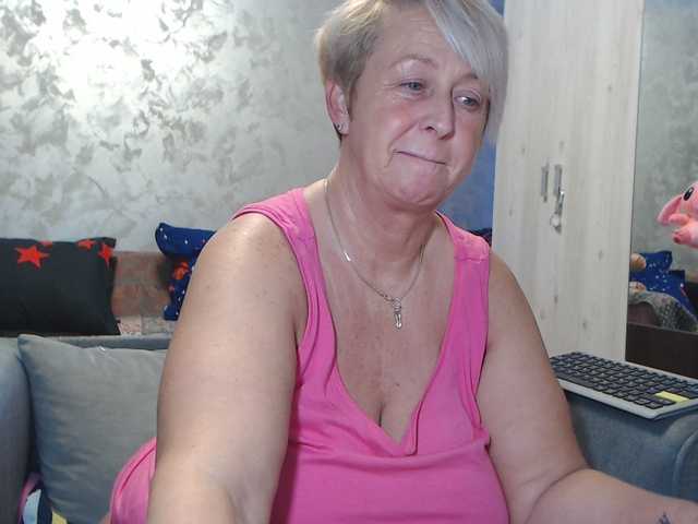 LovePinkLilli's BongaCams show and profile