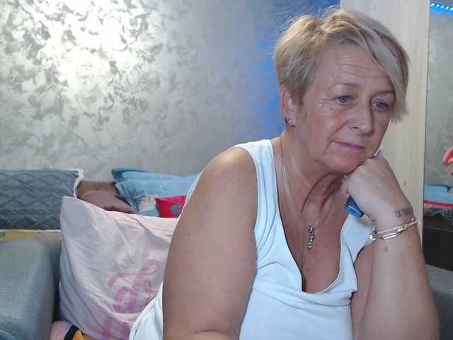 LovePinkLilli's BongaCams show and profile