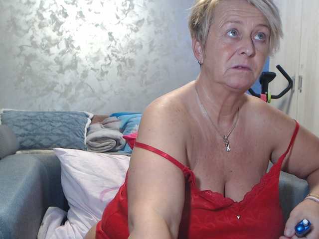 LovePinkLilli's BongaCams show and profile