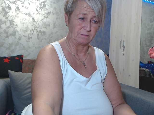 LovePinkLilli's BongaCams show and profile