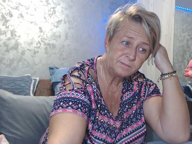 LovePinkLilli webcam