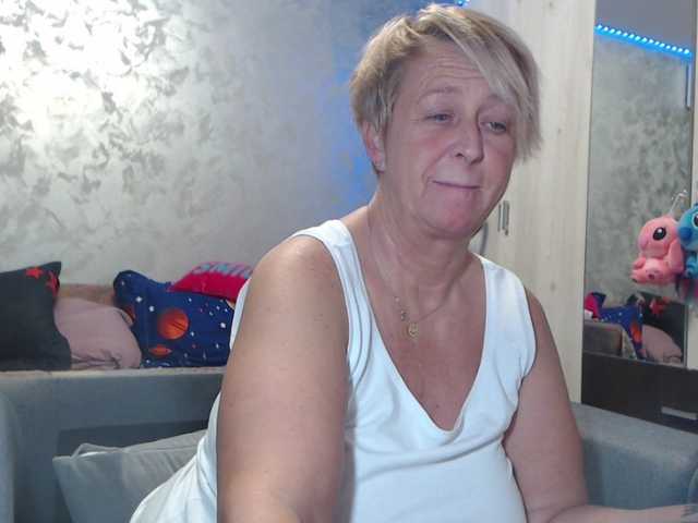 le modèle LovePinkLilli est en webcam porno dans un show sur le site bongacams, il possède les tags suivants: White/Caucasian,Blonde,Shaved