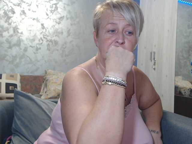 LovePinkLilli's BongaCams show and profile