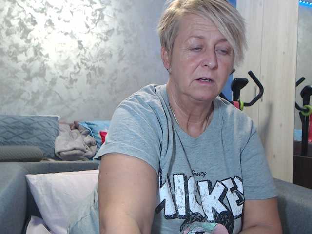 LovePinkLilli's BongaCams show and profile