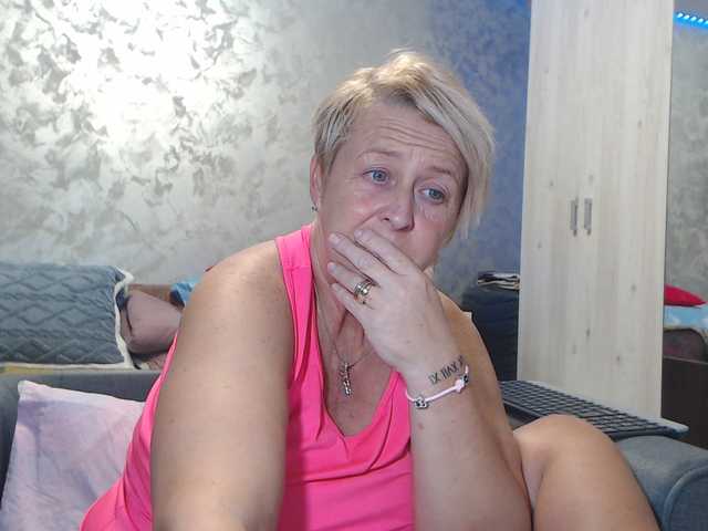 LovePinkLilli's BongaCams show and profile