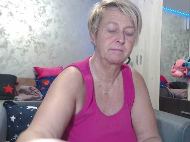 LovePinkLilli's BongaCams show and profile