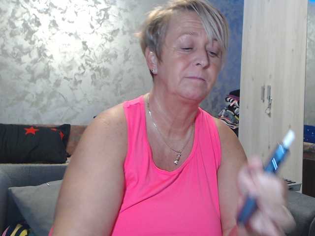 LovePinkLilli webcam bongacams model stream image