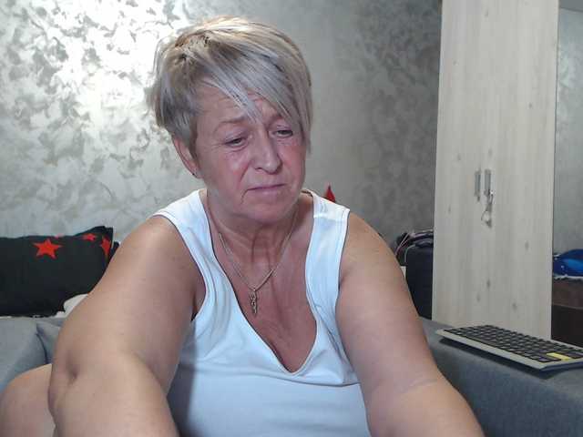 LovePinkLilli webcam