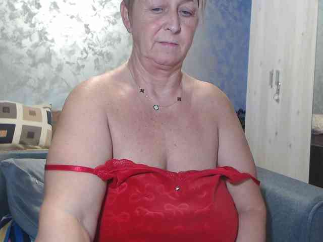 LovePinkLilli webcam