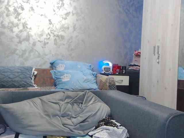 LovePinkLilli webcam