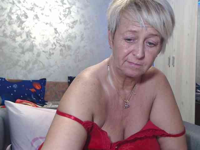 LovePinkLilli webcam