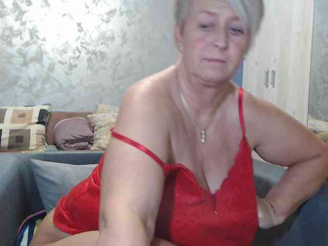 LovePinkLilli webcam