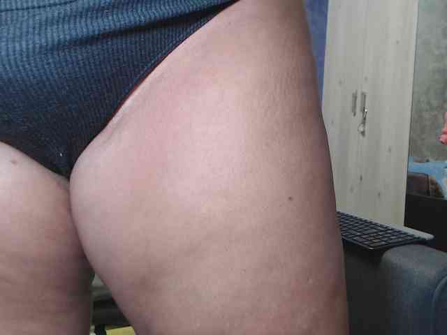 LovePinkLilli webcam