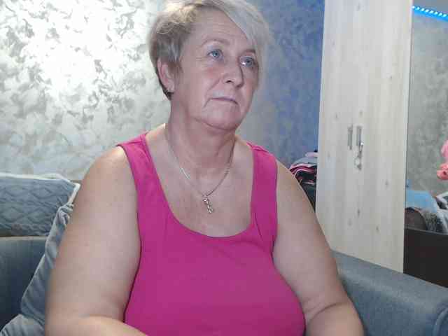 LovePinkLilli webcam