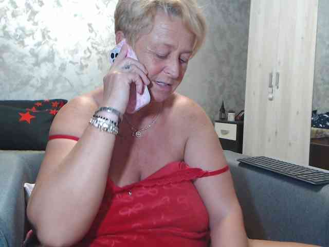 LovePinkLilli webcam