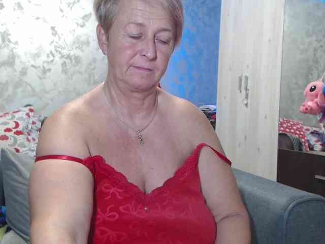 LovePinkLilli webcam