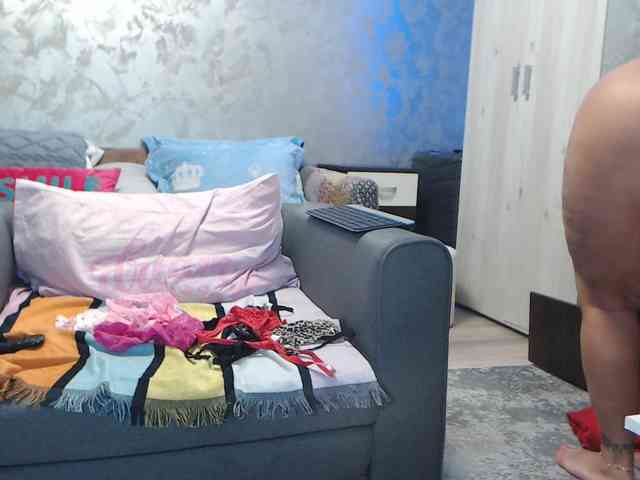 LovePinkLilli webcam