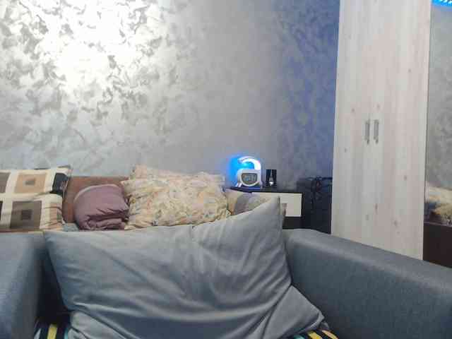 LovePinkLilli webcam