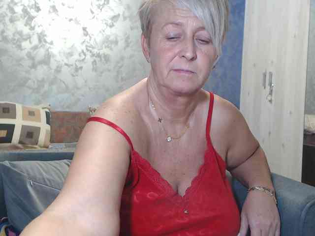 LovePinkLilli webcam