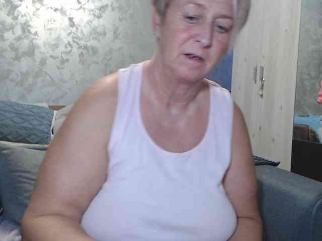 LovePinkLilli webcam