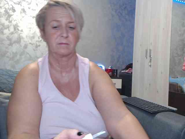 LovePinkLilli webcam