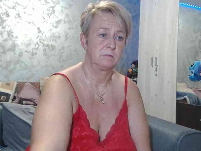 LovePinkLilli webcam