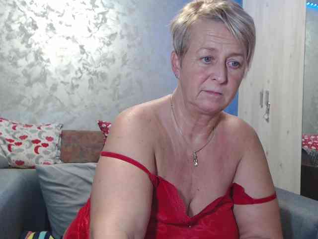 LovePinkLilli webcam