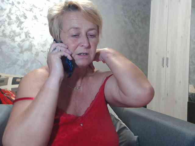 LovePinkLilli webcam