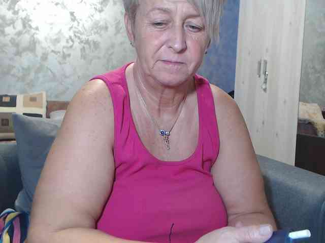 LovePinkLilli webcam