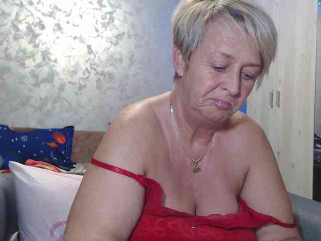 LovePinkLilli webcam