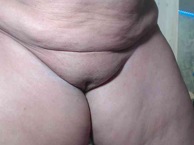 LovePinkLilli webcam