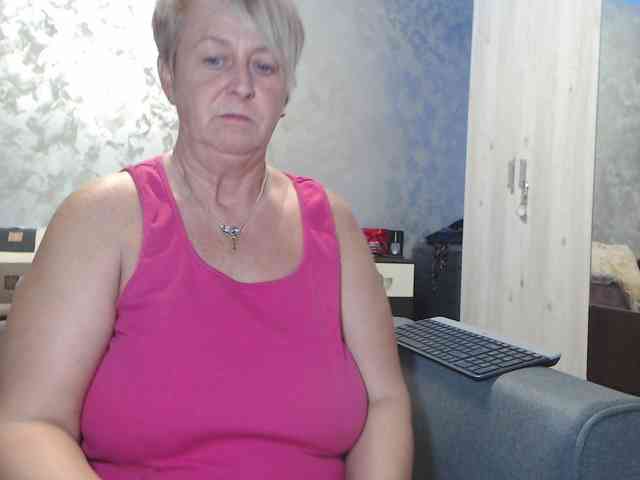 LovePinkLilli webcam