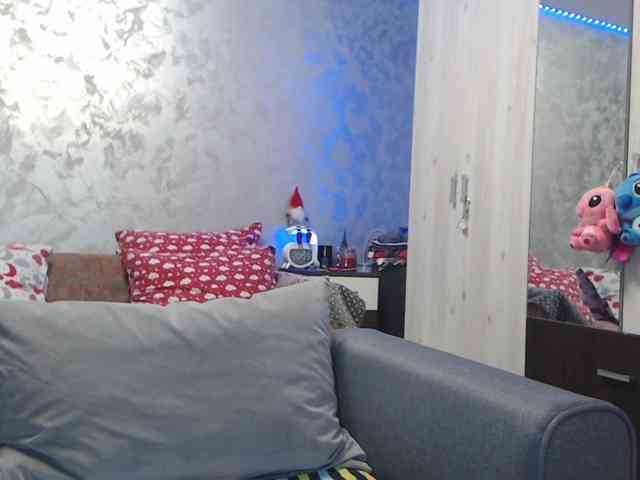 LovePinkLilli webcam