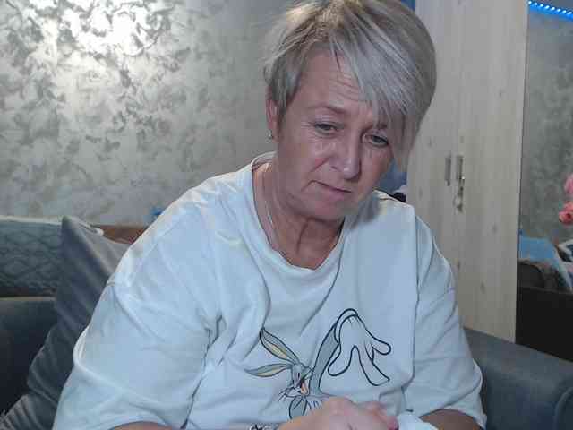 LovePinkLilli webcam