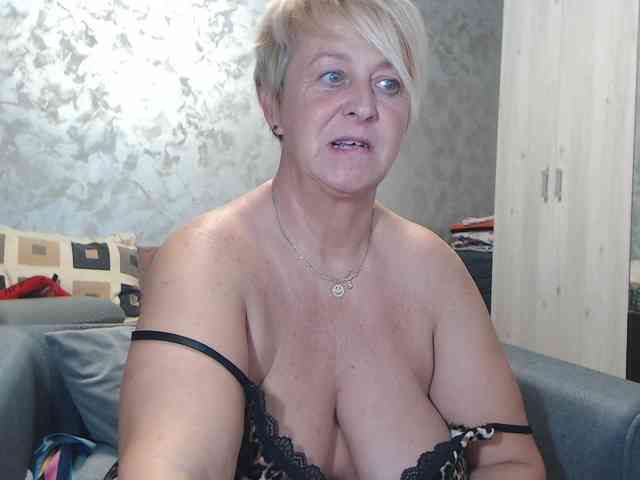 LovePinkLilli's webcam live show