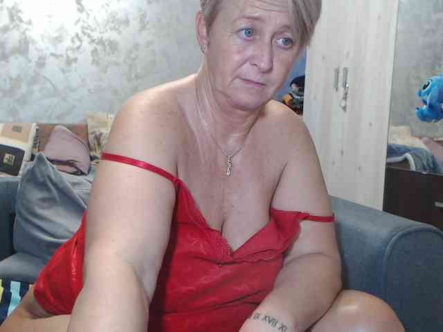 LovePinkLilli webcam