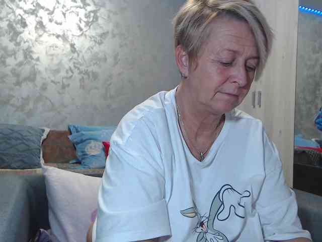 LovePinkLilli webcam