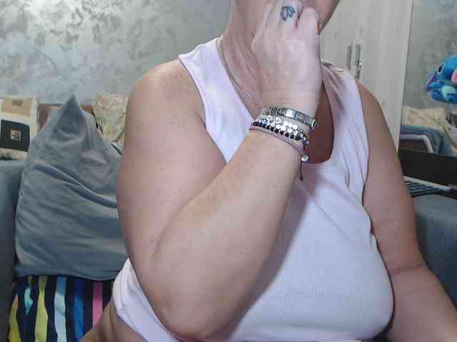 LovePinkLilli webcam