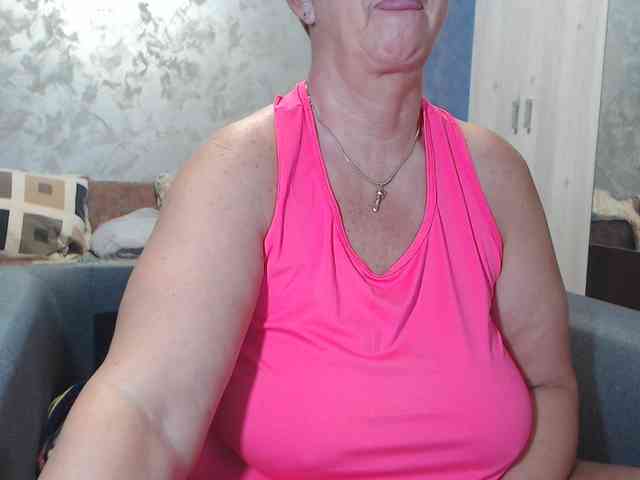 LovePinkLilli webcam