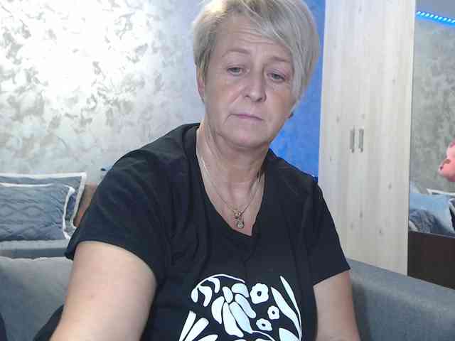 LovePinkLilli webcam